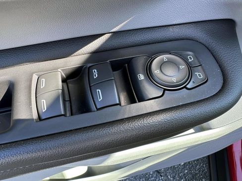 Used 2023 GMC Terrain SLE w/ Driver Convenience Package AWD/4WD image 9