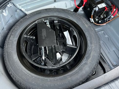 Used 2014 Mercedes-Benz E 350 Sedan image 24