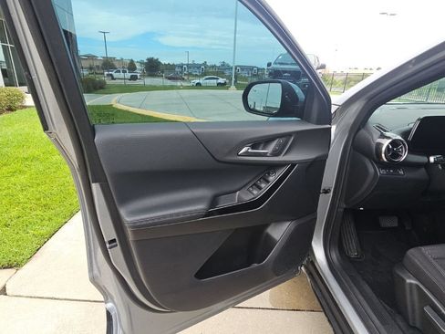 Used 2026 Chevrolet Equinox LT FWD image 11