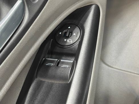 Used 2022 Ford Transit Connect XLT FWD image 46