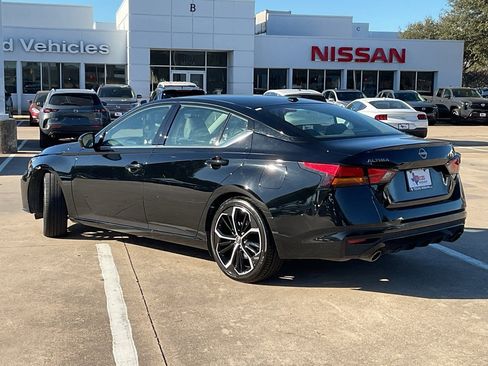Certified 2025 Nissan Altima 2.5 SR image 7