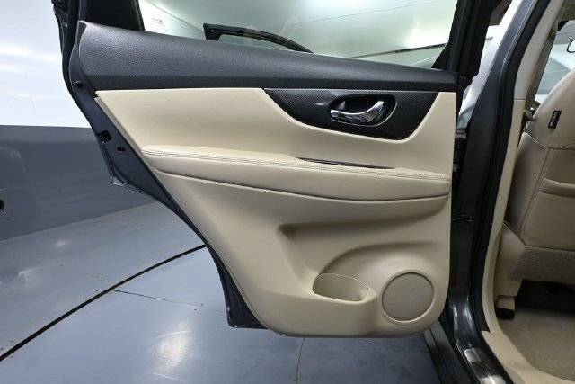Used 2014 Nissan Rogue SL w/ SL Premium Package FWD image 31