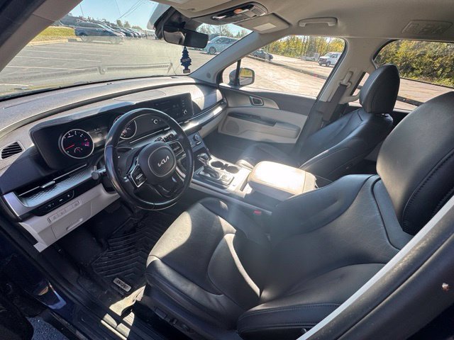 Used 2022 Kia Carnival LX FWD image 16