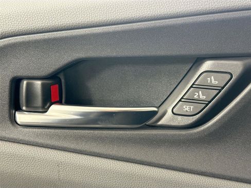 Used 2025 Toyota Prius Limited image 29