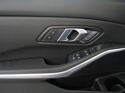 Used 2025 BMW 330i Sedan w/ Convenience Package image 10