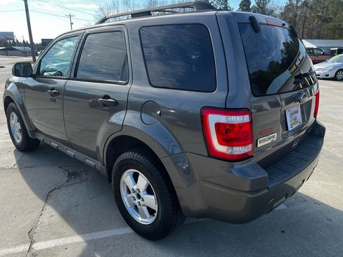 Used 2011 Ford Escape XLT w/ Cargo Pkg image 5