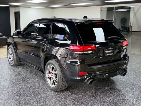 Used 2018 Jeep Grand Cherokee SRT image 10
