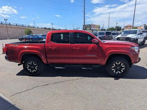 Used 2020 Toyota Tacoma SR5 AWD/4WD image 5