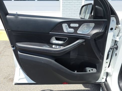Used 2022 Mercedes-Benz GLS 450 4MATIC image 11