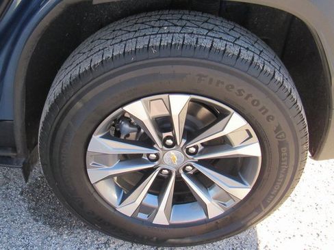 Used 2025 Chevrolet Equinox LT w/ Safety and Technology Package image 8