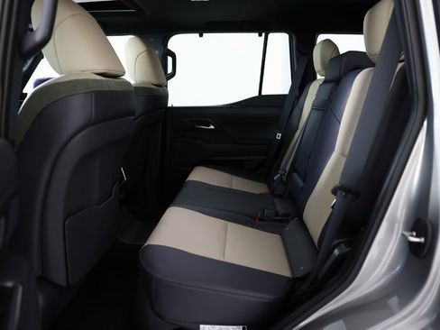 Used 2025 Lexus GX 550 image 17