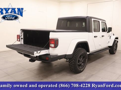 Used 2023 Jeep Gladiator Willys image 7