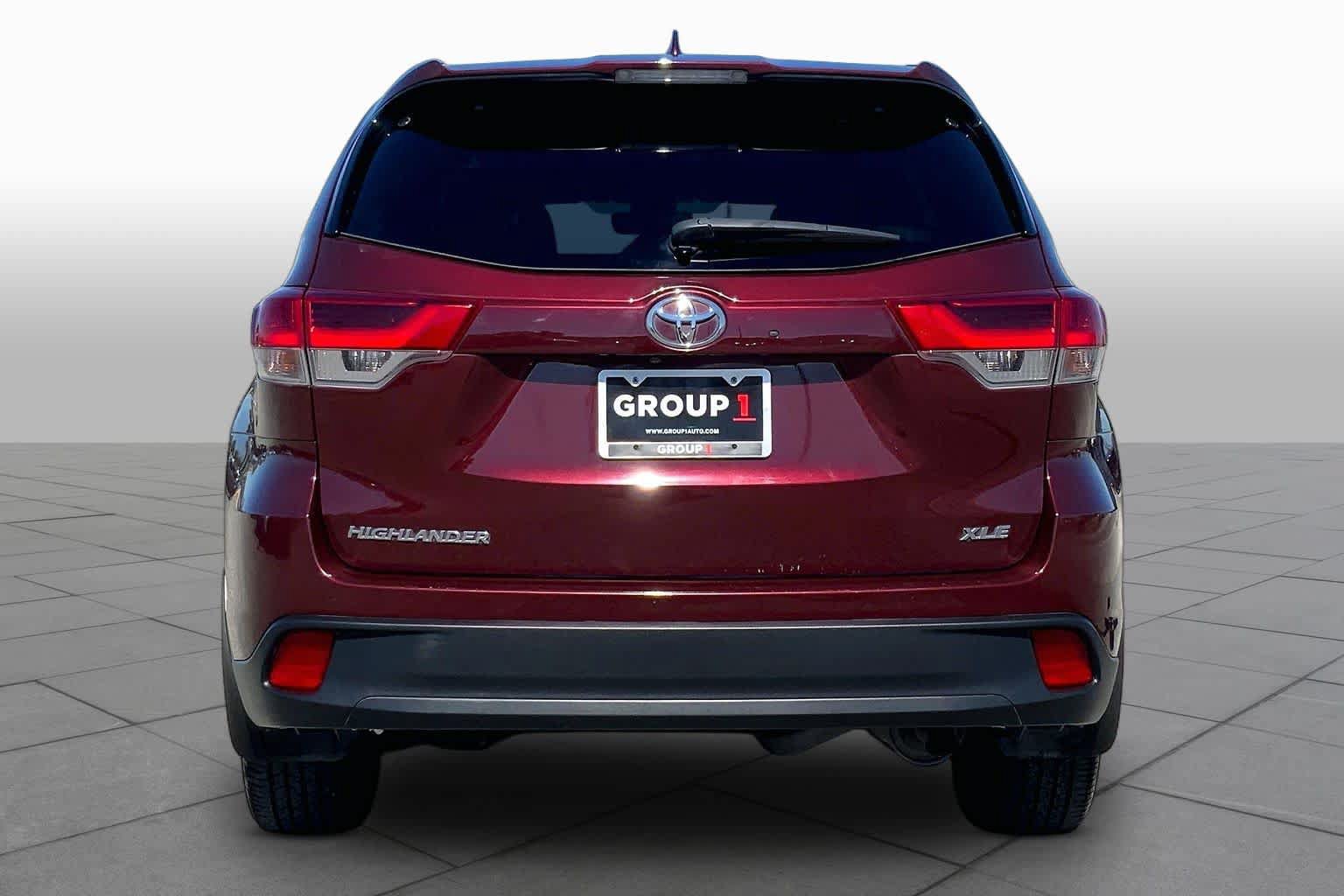 Used 2019 Toyota Highlander XLE FWD image 5