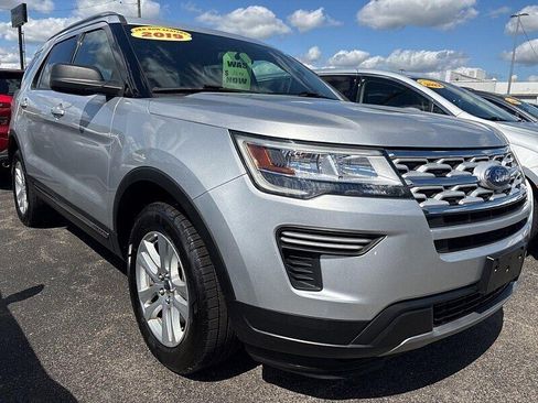 Used 2019 Ford Explorer XLT AWD/4WD image 1