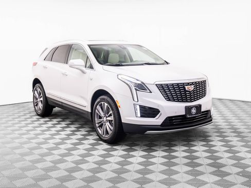New 2025 Cadillac XT5 Premium Luxury AWD/4WD image 8