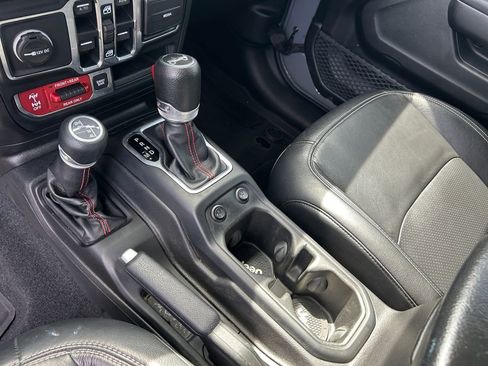 Used 2018 Jeep Wrangler Unlimited Rubicon AWD/4WD image 18