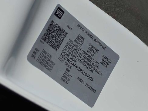 Used 2024 Chevrolet Express 2500 w/ Driver Convenience Package image 24