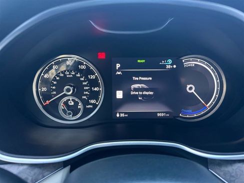 Used 2024 Genesis G80 image 28