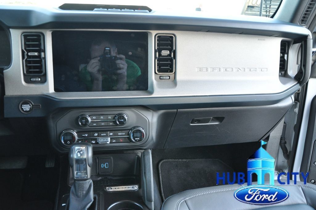 Used 2024 Ford Bronco Outer Banks AWD/4WD image 20