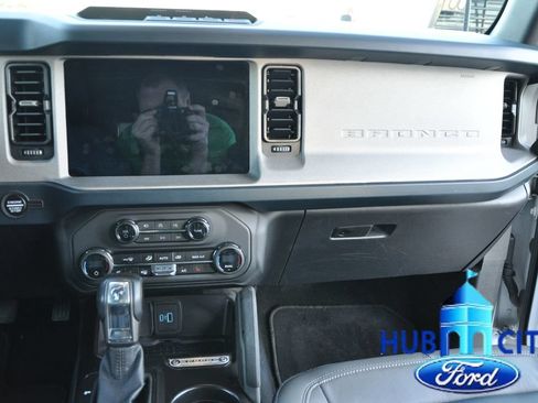 Used 2024 Ford Bronco Outer Banks AWD/4WD image 20