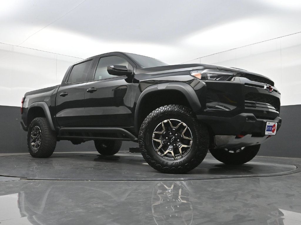 Used 2023 Chevrolet Colorado ZR2 w/ ZR2 Convenience Package III AWD/4WD image 25