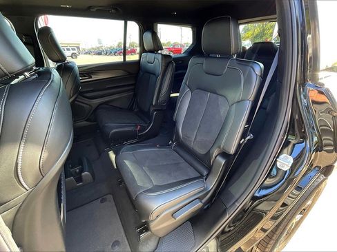 New 2025 Jeep Grand Cherokee L Altitude image 10