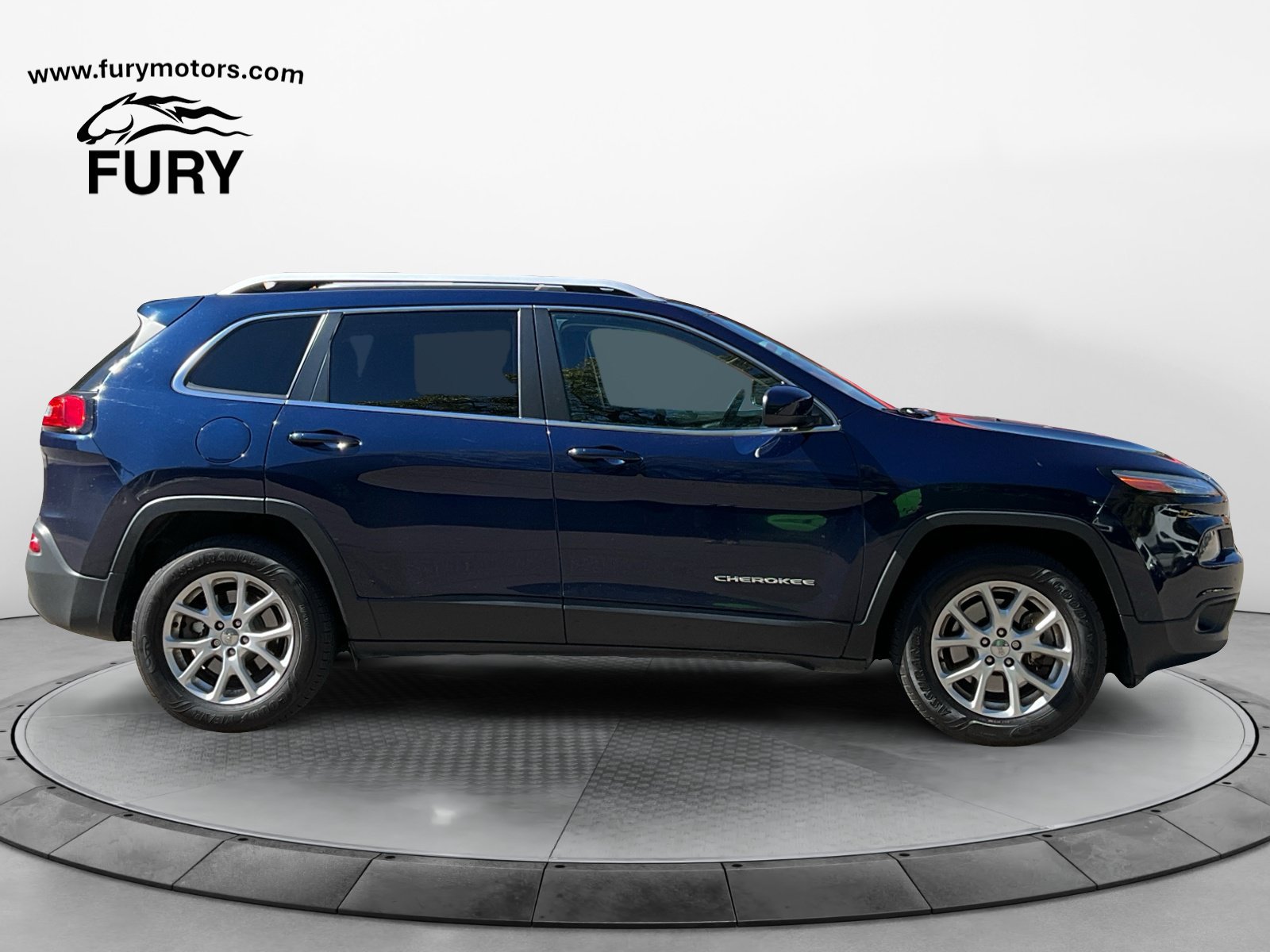 Used 2016 Jeep Cherokee Latitude w/ Cold Weather Group AWD/4WD image 3