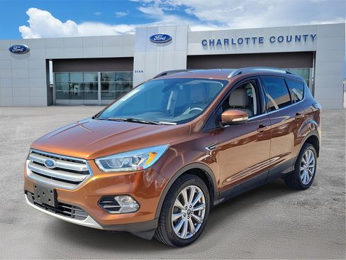 Used 2017 Ford Escape Titanium image 2