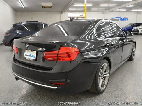 Used 2016 BMW 328i Sedan w/ Premium Package image 9
