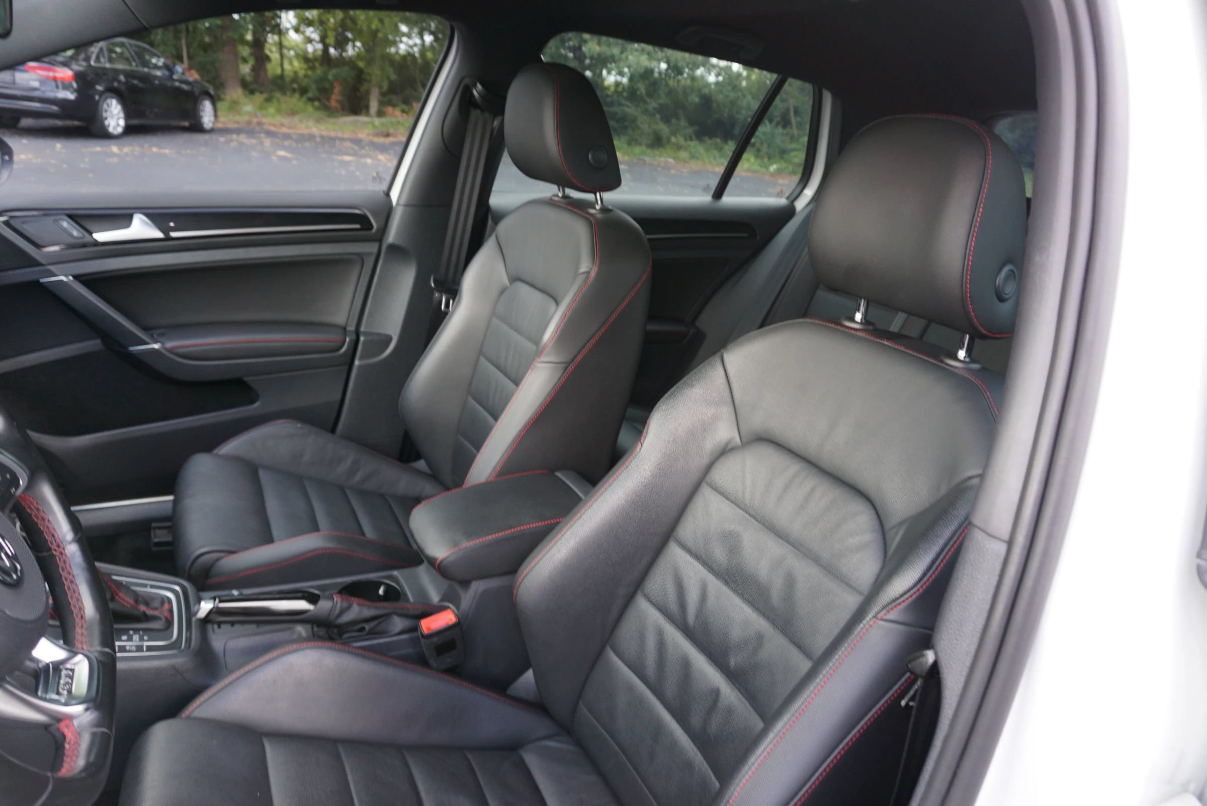 Used 2017 Volkswagen GTI SE FWD image 29