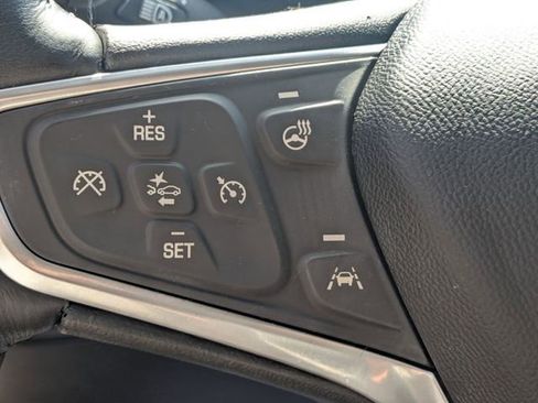 Used 2022 Chevrolet Equinox Premier image 16