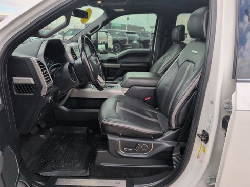 Used 2018 Ford F150 Platinum w/ Equipment Group 701A Luxury image 26