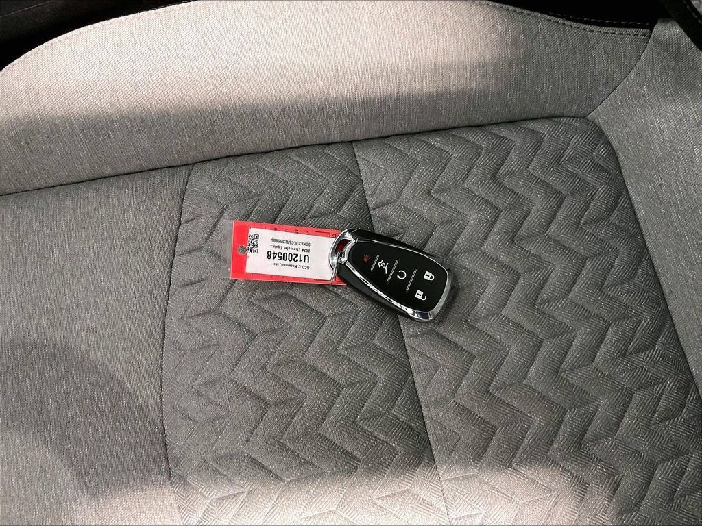 Used 2024 Chevrolet Equinox LT AWD/4WD image 30
