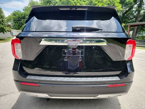 Used 2020 Ford Explorer XLT w/ Equipment Group 202A image 7