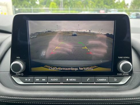 Used 2025 Nissan Rogue SV AWD/4WD image 23