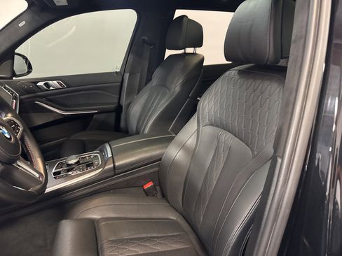 Used 2023 BMW X7 M60i w/ Executive Package image 18
