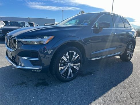 Certified 2023 Volvo XC60 B5 Ultimate w/ Climate Package image 1