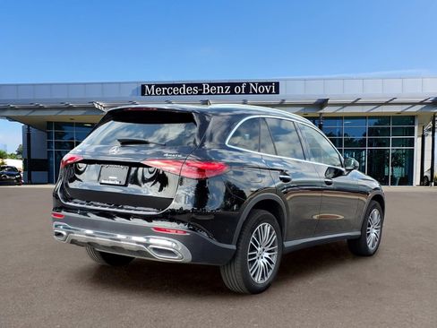 Used 2025 Mercedes-Benz GLC 300 4MATIC image 5