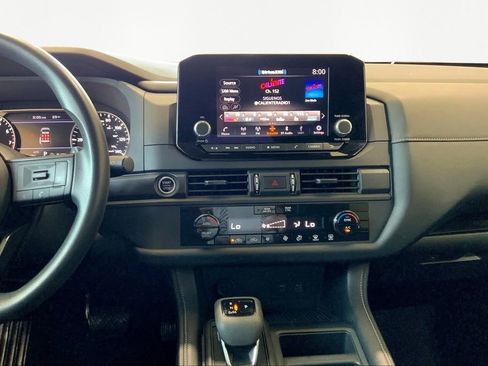 Used 2023 Nissan Pathfinder S image 9