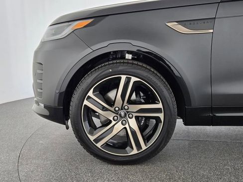 New 2026 Land Rover Discovery Limited Edition AWD/4WD image 9