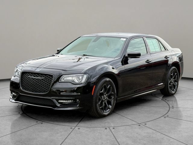 Used 2023 Chrysler 300 Touring L w/ Popular Equipment Group AWD/4WD image 3
