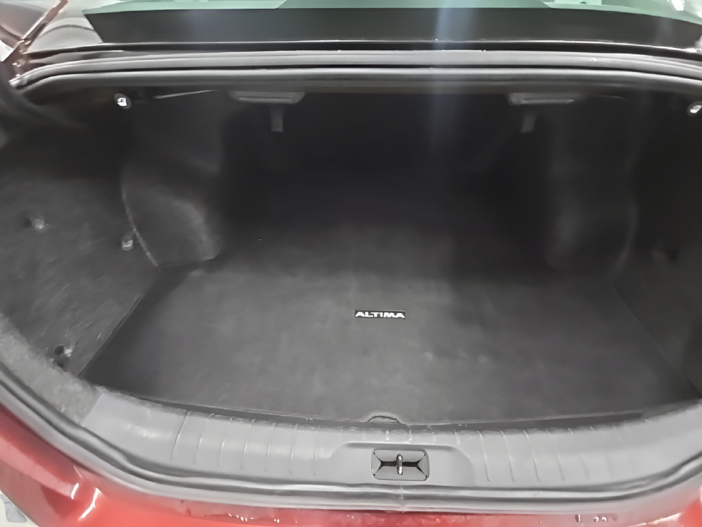 Used 2024 Nissan Altima 2.5 SV FWD image 19