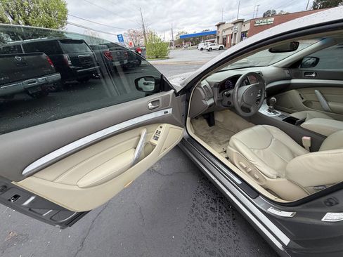Used 2008 INFINITI G37 Journey w/ Premium Pkg RWD image 8