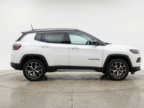 Used 2025 Jeep Compass Limited AWD/4WD image 11