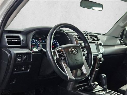 Used 2018 Toyota 4Runner SR5 w/ Preferred Accessory Package AWD/4WD image 9
