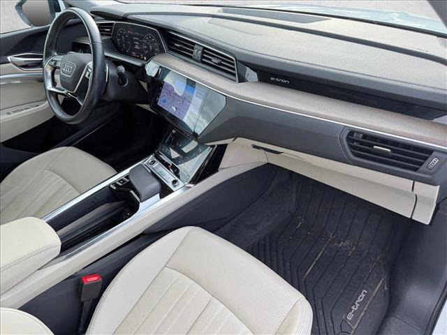 Used 2024 Audi Q8 e-tron Premium Plus AWD/4WD image 19