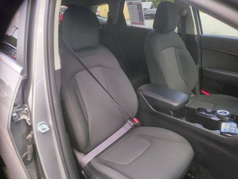 Used 2023 Kia Sportage LX AWD/4WD image 19