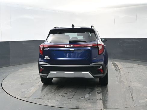 Used 2024 Kia Seltos EX image 4