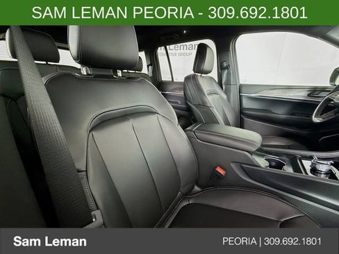 New 2026 Jeep Grand Cherokee Limited w/ Limited Altitude Package AWD/4WD image 28
