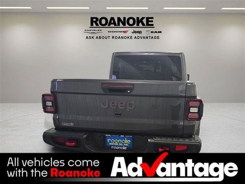 Used 2024 Jeep Gladiator Rubicon image 12